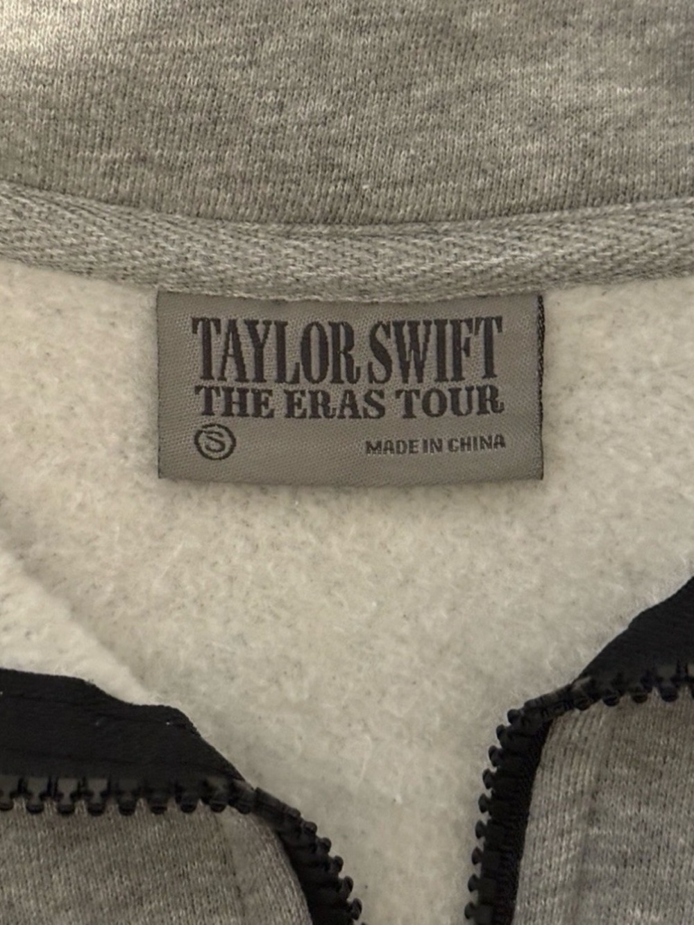 Taylor Swift Eras Tour Gray Quarter Zip Merch Small NEW - Picture 5 of 6